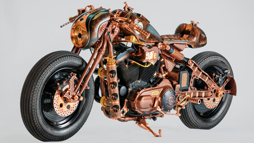 Harley Davidson Sportster 883: la espectacular moto que se exhibe en el Hard Rock Cafe de Cracovia