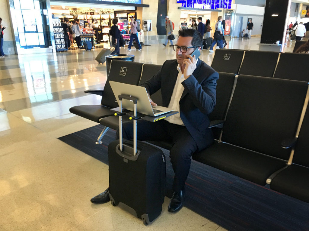 Smartoo, el escritorio portátil que se adapta a tu maleta