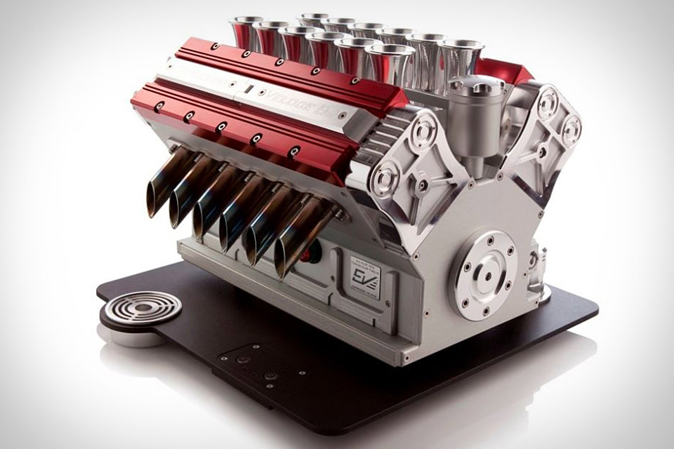 Expresso Veloce Titanio V12: una máquina de café con forma de motor de F1