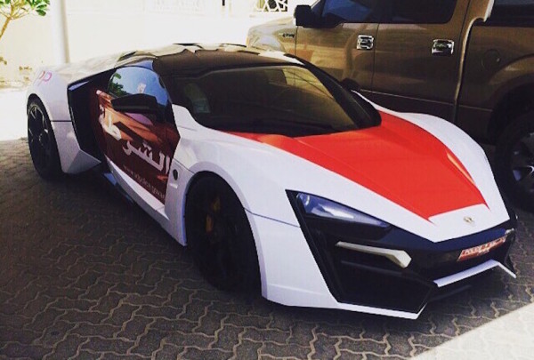 abu-dhabi-police-lykan-hypersport