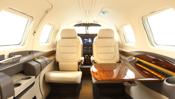 interior del Piper M600