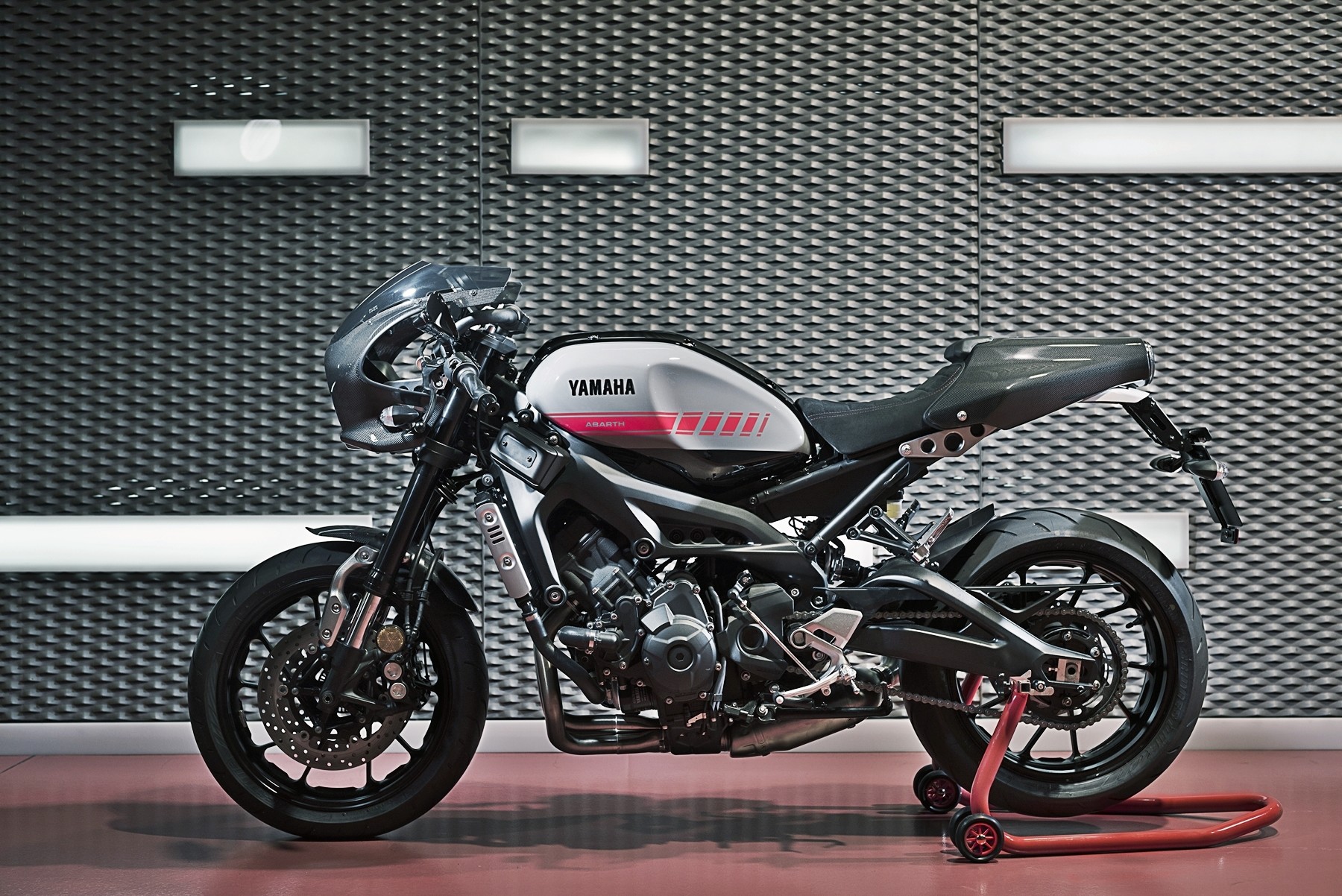 Yamaha XSR900 Abarth: una Café Racer de lo más deportiva