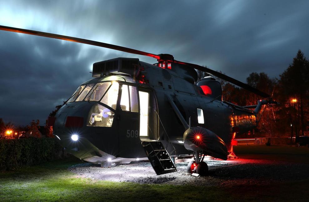 Un helicóptero militar convertido en un exclusivo alojamiento