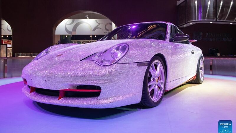 Este Porsche 911 es, literalmente, una joya sobre ruedas